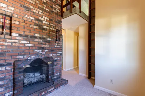 8 Hillcrest Drive Dover NH 03820