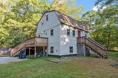 31 Lane Road Raymond NH 03077