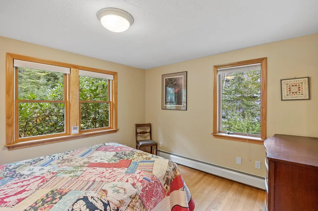 18 Oak Island Road Meredith NH 03253