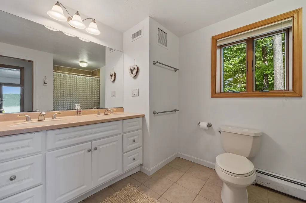 18 Oak Island Road Meredith NH 03253