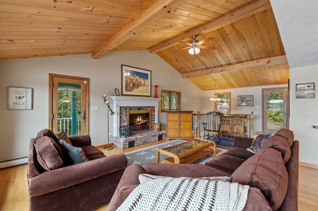 18 Oak Island Road Meredith NH 03253