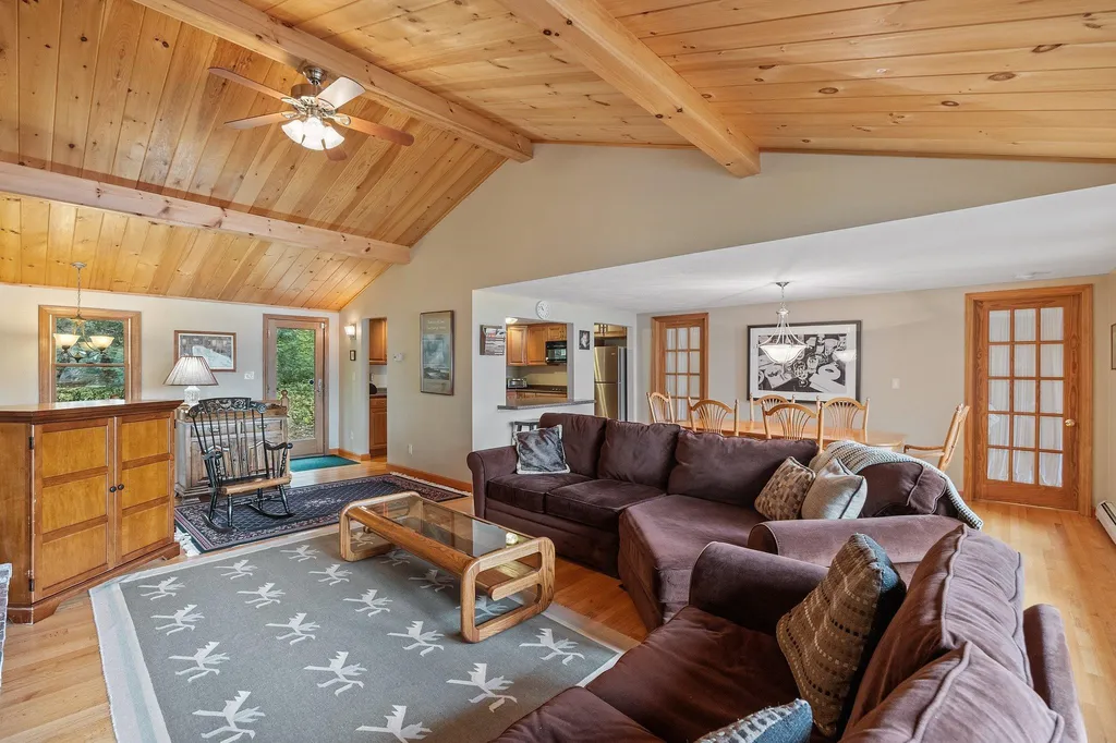18 Oak Island Road Meredith NH 03253