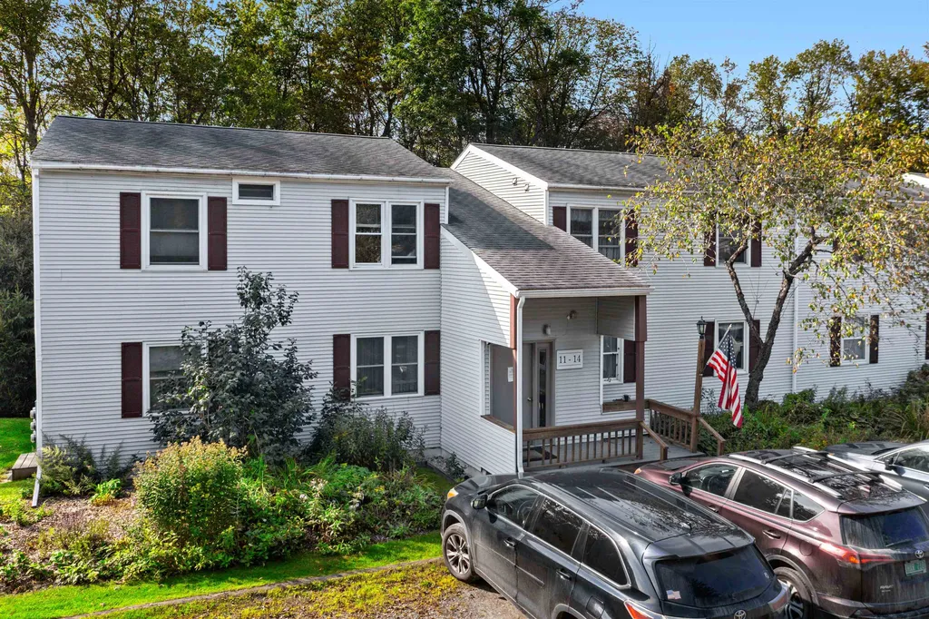 81 The Commons Moretown VT 05660