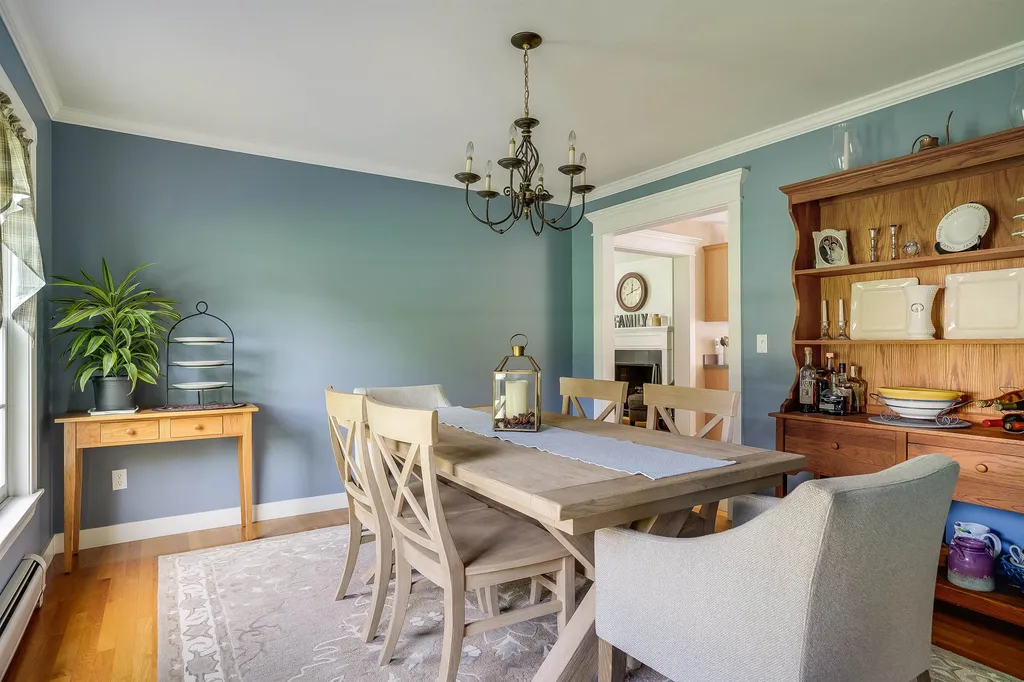 289 Meadow Fox Lane Chester NH 03036