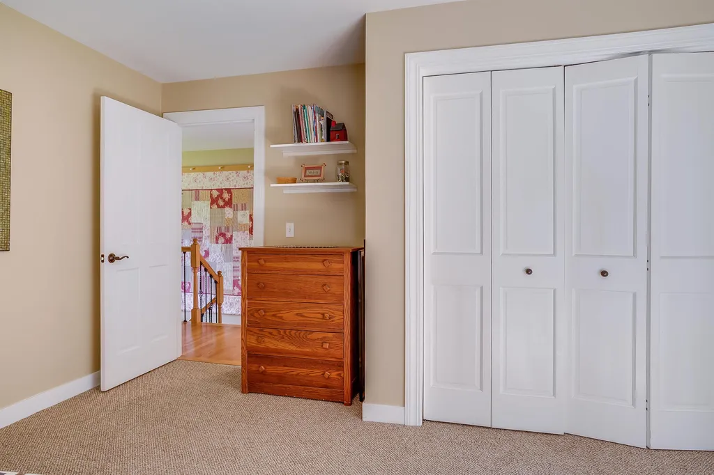 289 Meadow Fox Lane Chester NH 03036