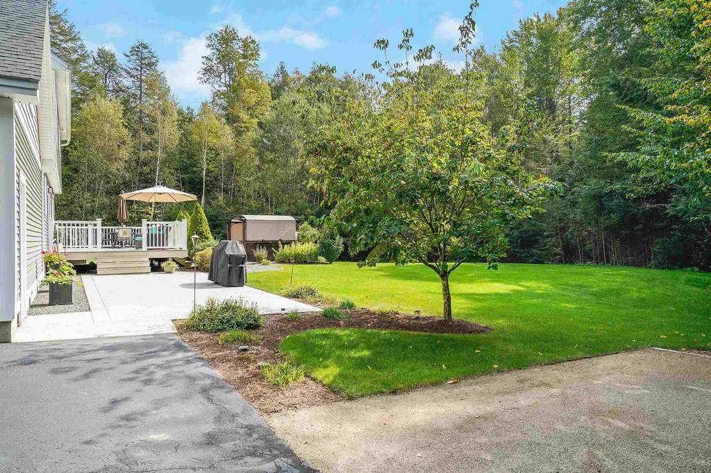 289 Meadow Fox Lane Chester NH 03036