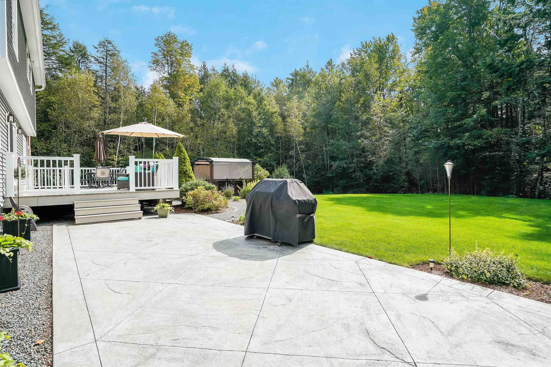 289 Meadow Fox Lane Chester NH 03036