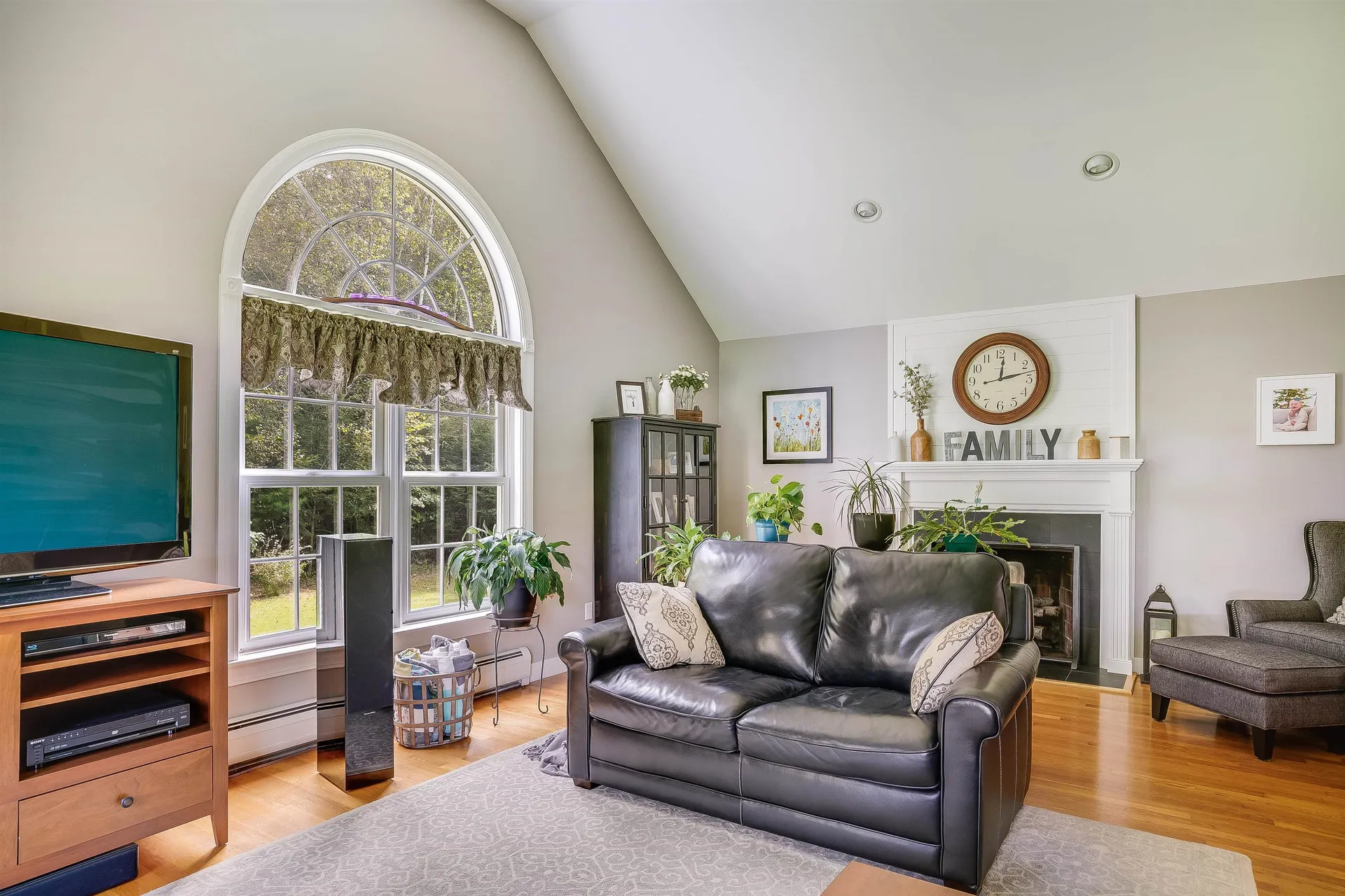 289 Meadow Fox Lane Chester NH 03036