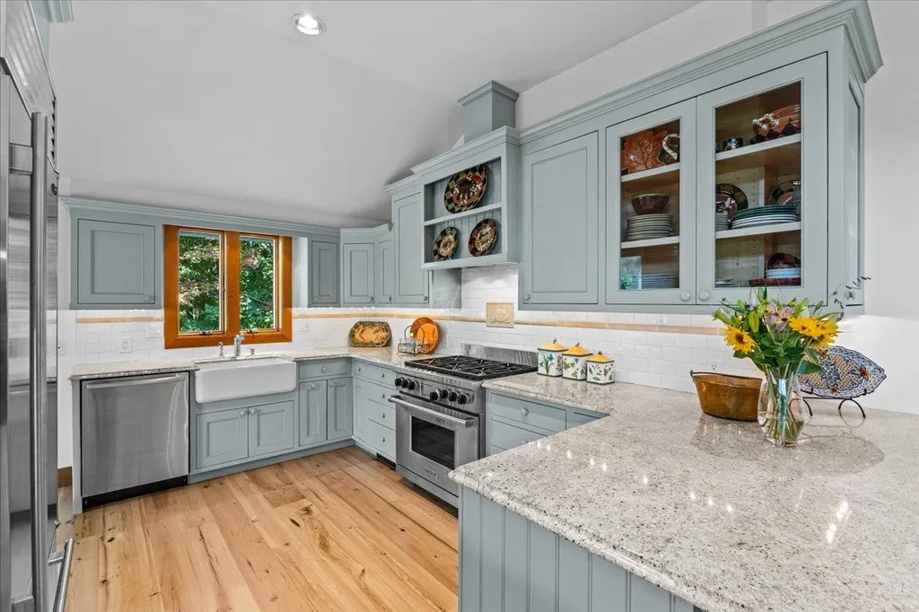 13 Meadow Lane Warren VT 05674