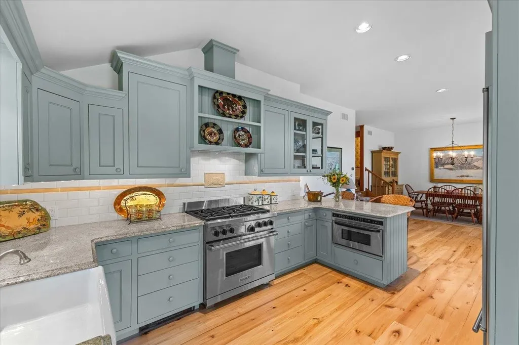 13 Meadow Lane Warren VT 05674