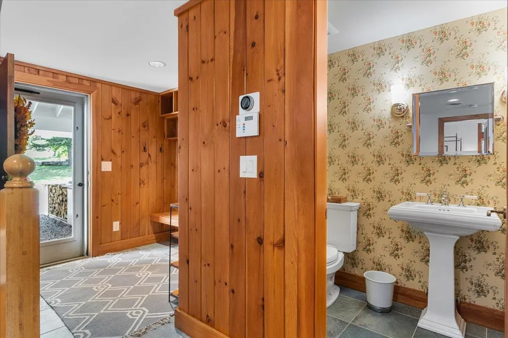 13 Meadow Lane Warren VT 05674
