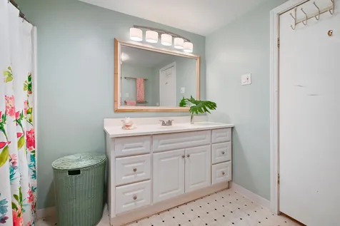 27 Granite Drive North Hampton NH 03862