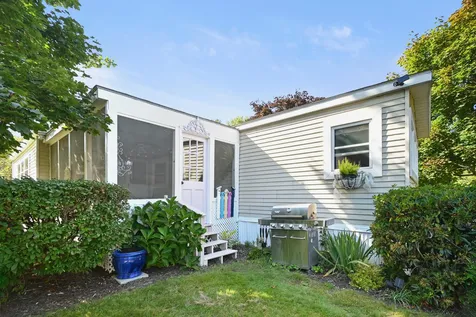 27 Granite Drive North Hampton NH 03862