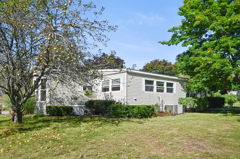 27 Granite Drive North Hampton NH 03862