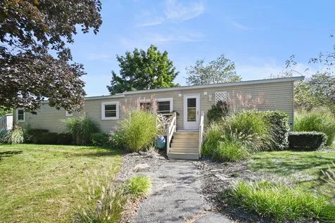 27 Granite Drive North Hampton NH 03862