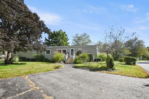 27 Granite Drive North Hampton NH 03862