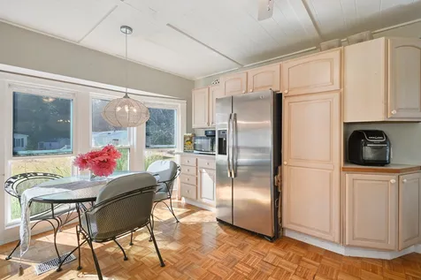 27 Granite Drive North Hampton NH 03862