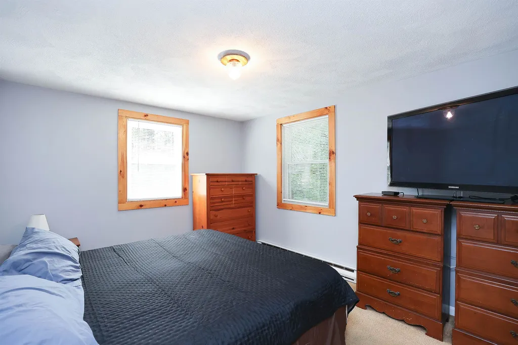 126 Walnut Hill Road Derry NH 03038