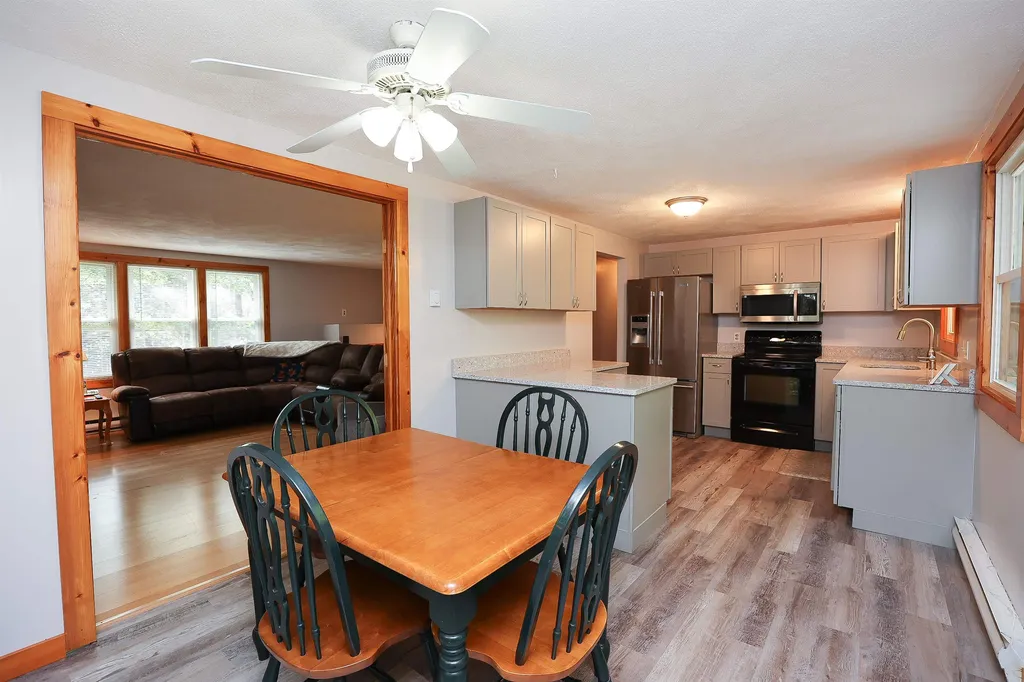 126 Walnut Hill Road Derry NH 03038
