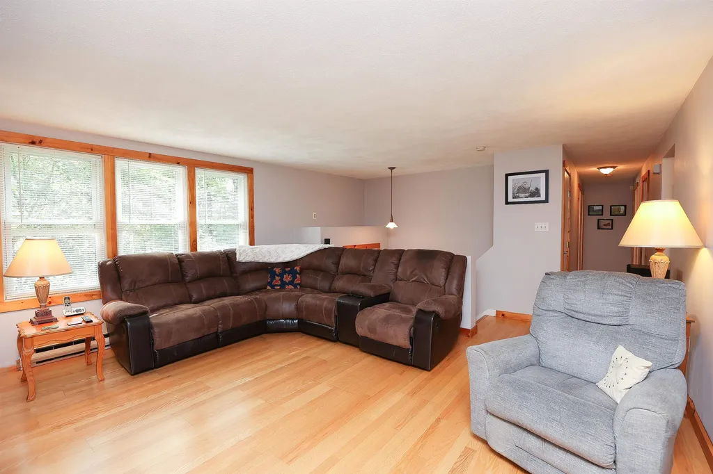 126 Walnut Hill Road Derry NH 03038