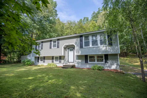 126 Walnut Hill Road Derry NH 03038