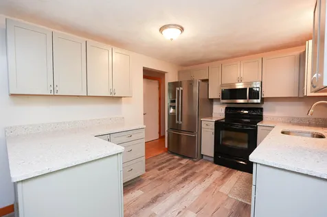 126 Walnut Hill Road Derry NH 03038