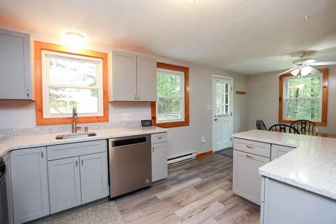 126 Walnut Hill Road Derry NH 03038
