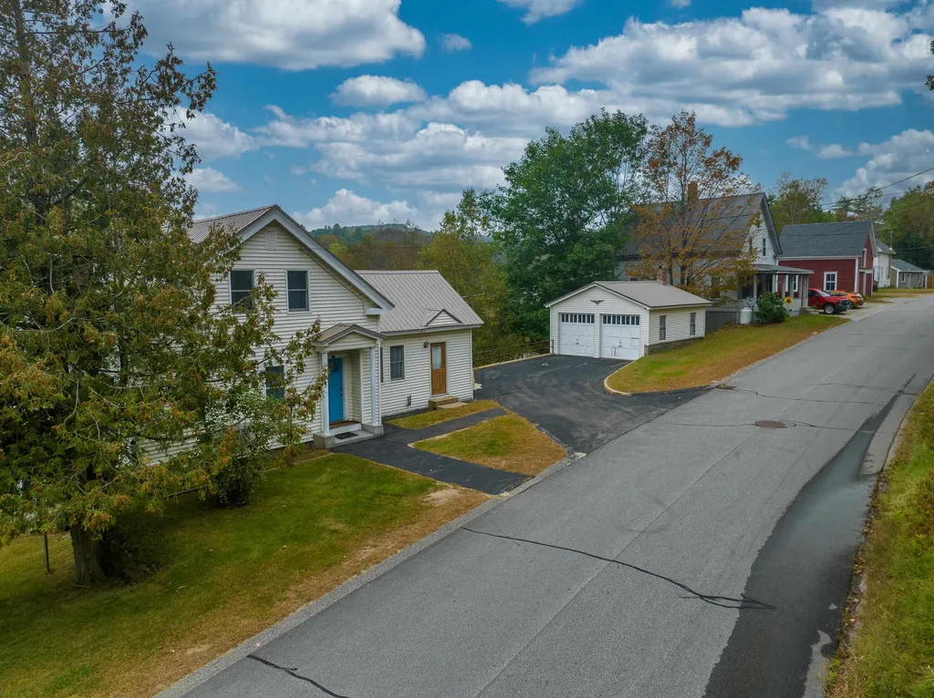 25 Thompson Street Ashland NH 03217