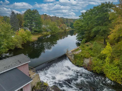 25 Thompson Street Ashland NH 03217