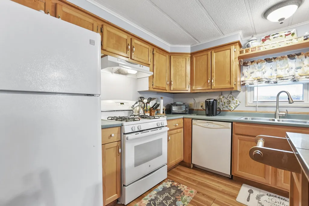 15 Sandpiper Path North Hampton NH 03862