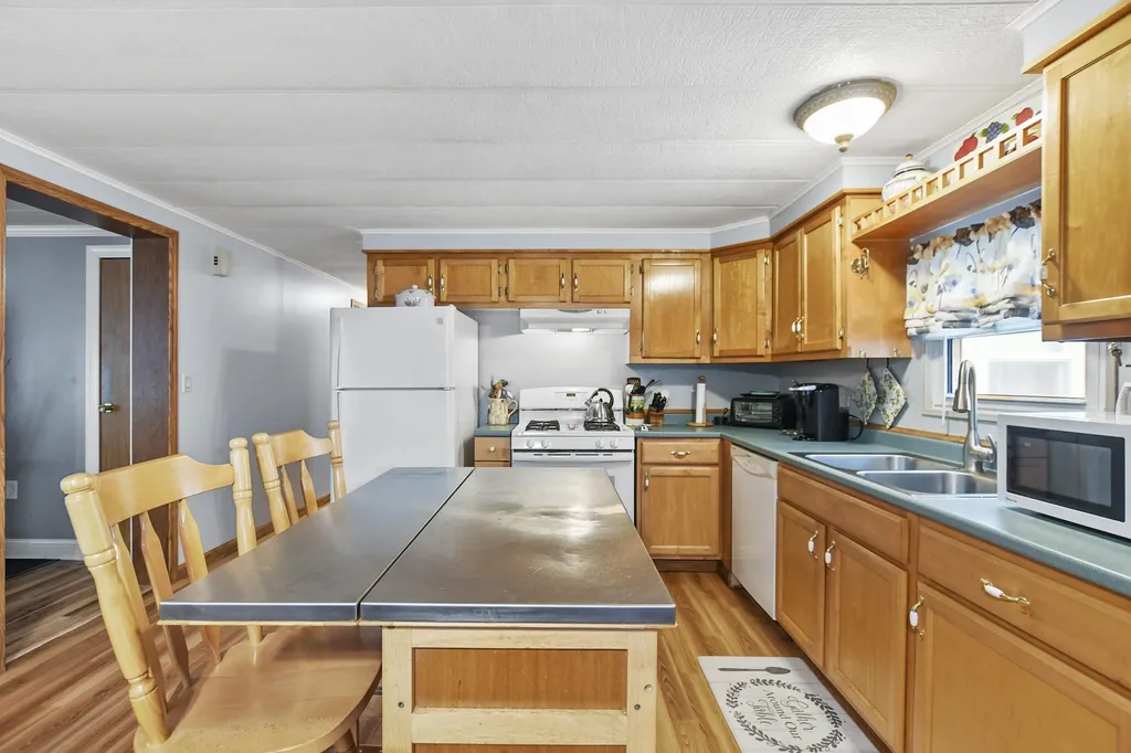 15 Sandpiper Path North Hampton NH 03862