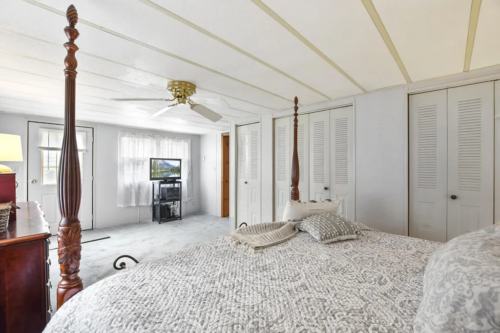 15 Sandpiper Path North Hampton NH 03862