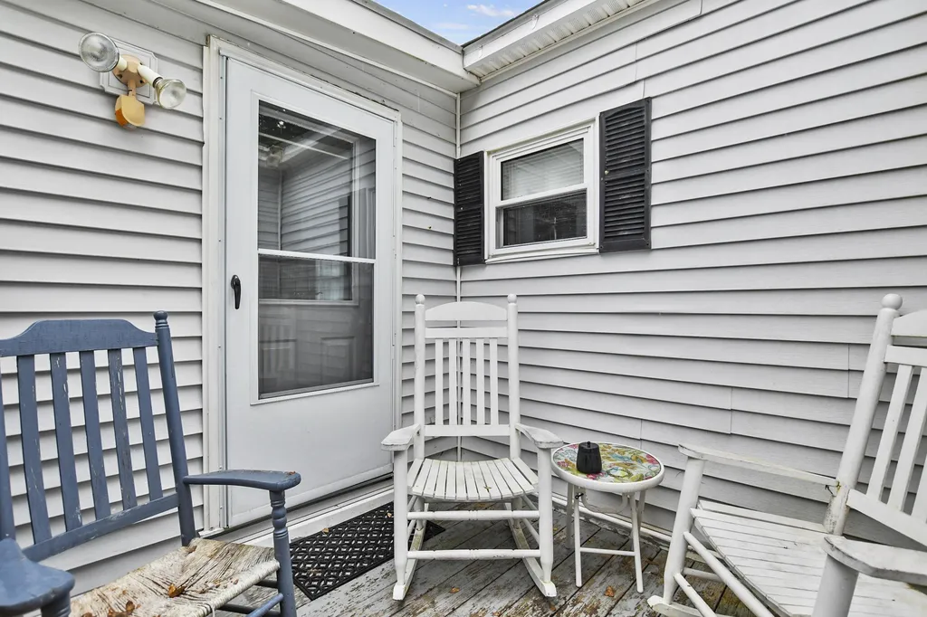 15 Sandpiper Path North Hampton NH 03862