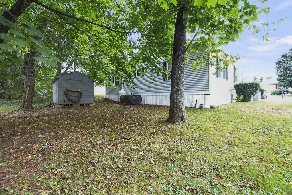 15 Sandpiper Path North Hampton NH 03862