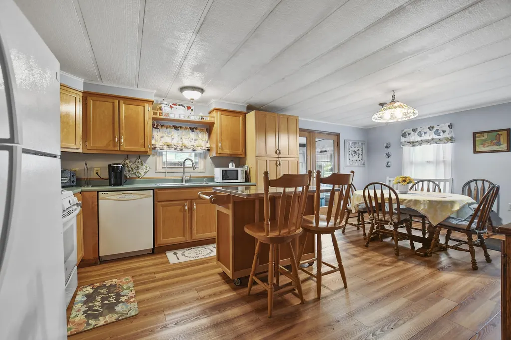 15 Sandpiper Path North Hampton NH 03862