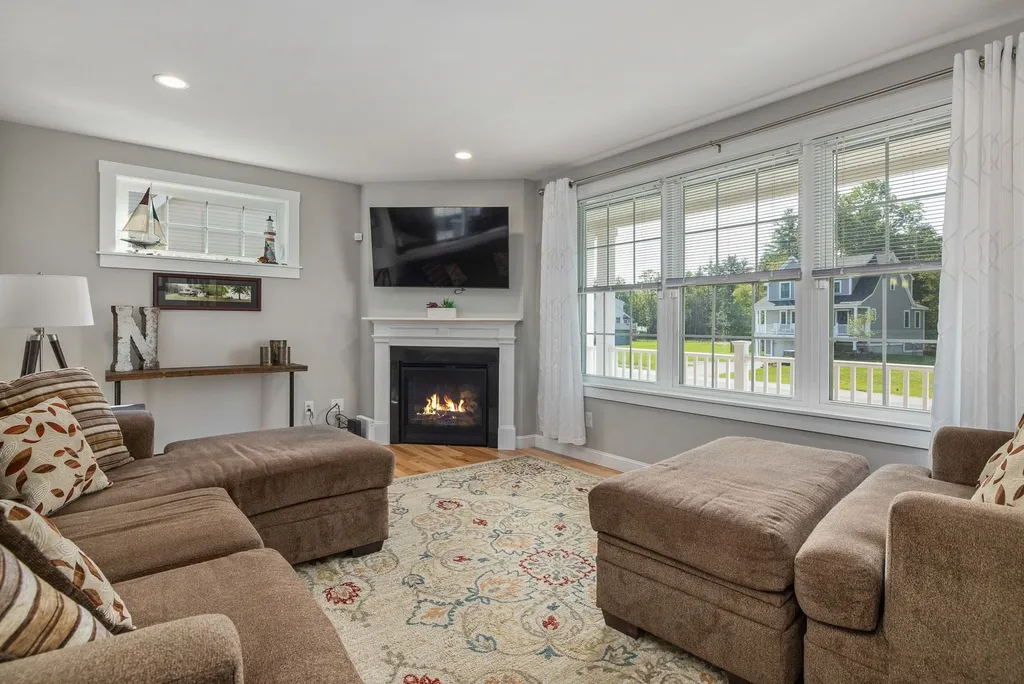 29 Huntington Way Kittery ME 03904