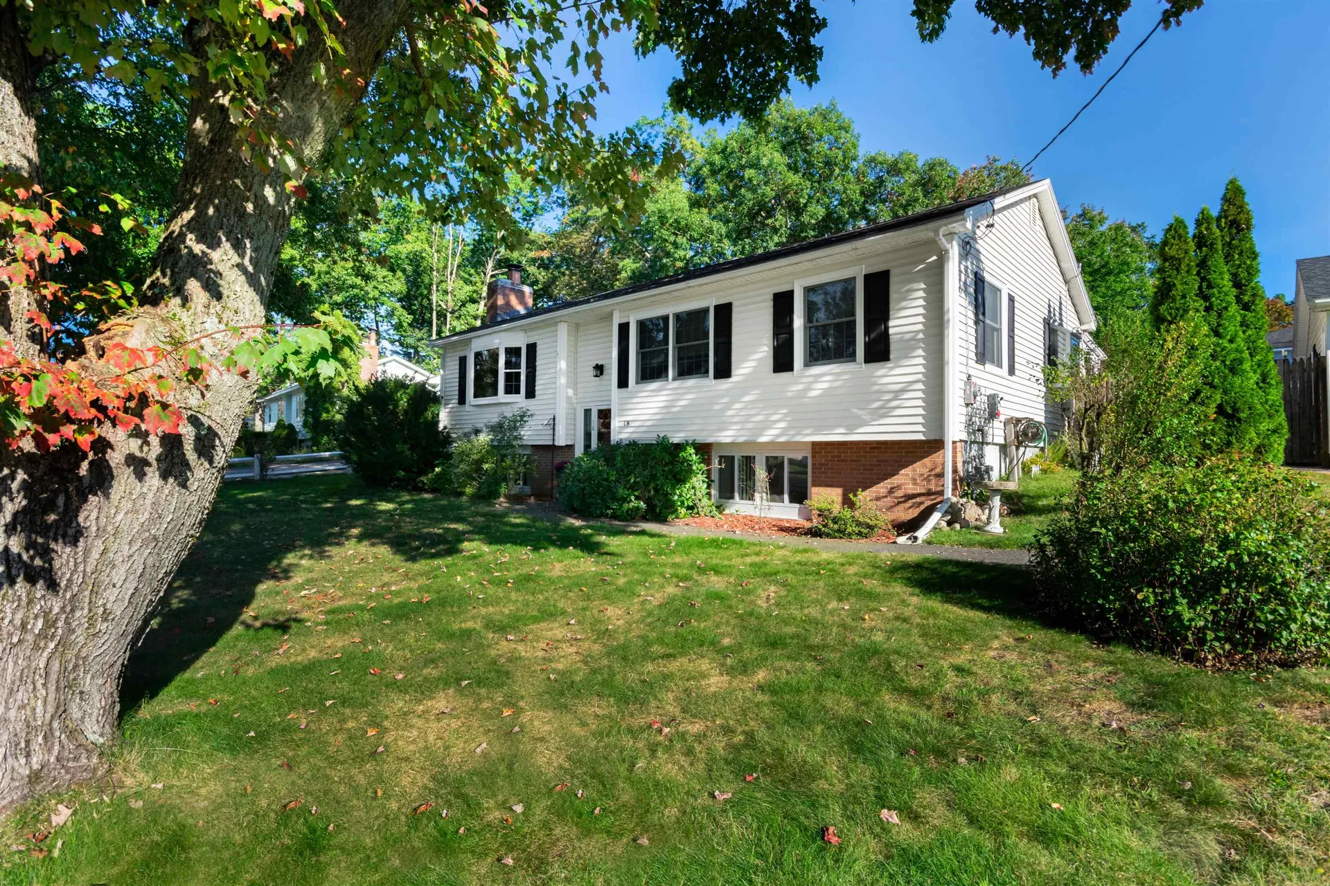 18 Cedar Street Hudson NH 03051