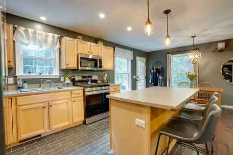 91 North Road Sandown NH 03873