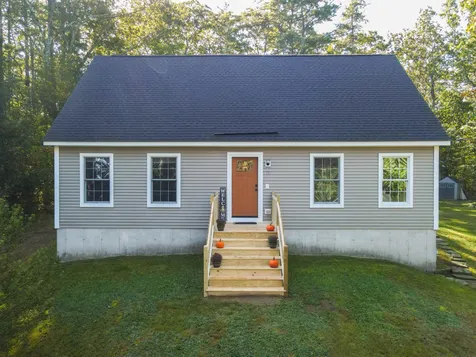 91 North Road Sandown NH 03873