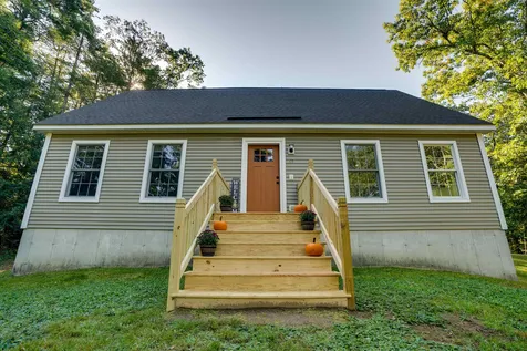 91 North Road Sandown NH 03873