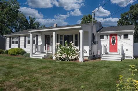 10 Parkhurst Drive Nashua NH 03062