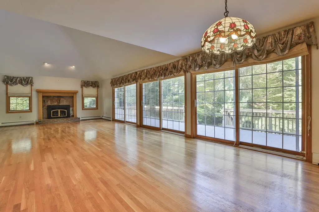 198 Whitehall Road Hooksett NH 03106