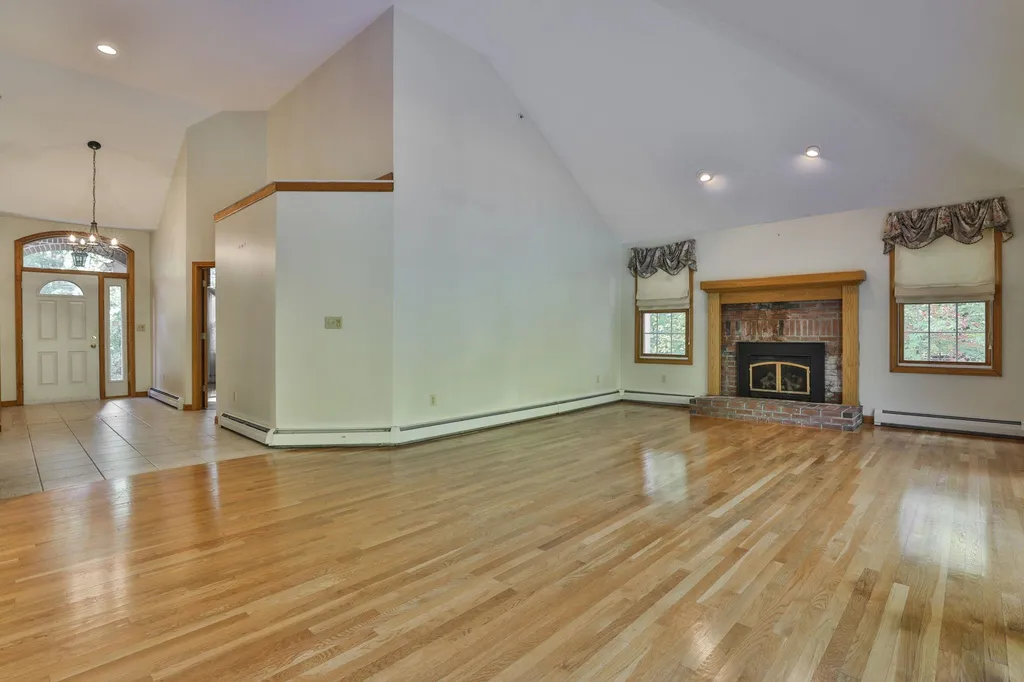198 Whitehall Road Hooksett NH 03106