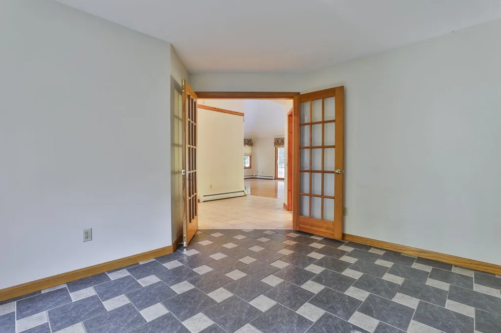 198 Whitehall Road Hooksett NH 03106