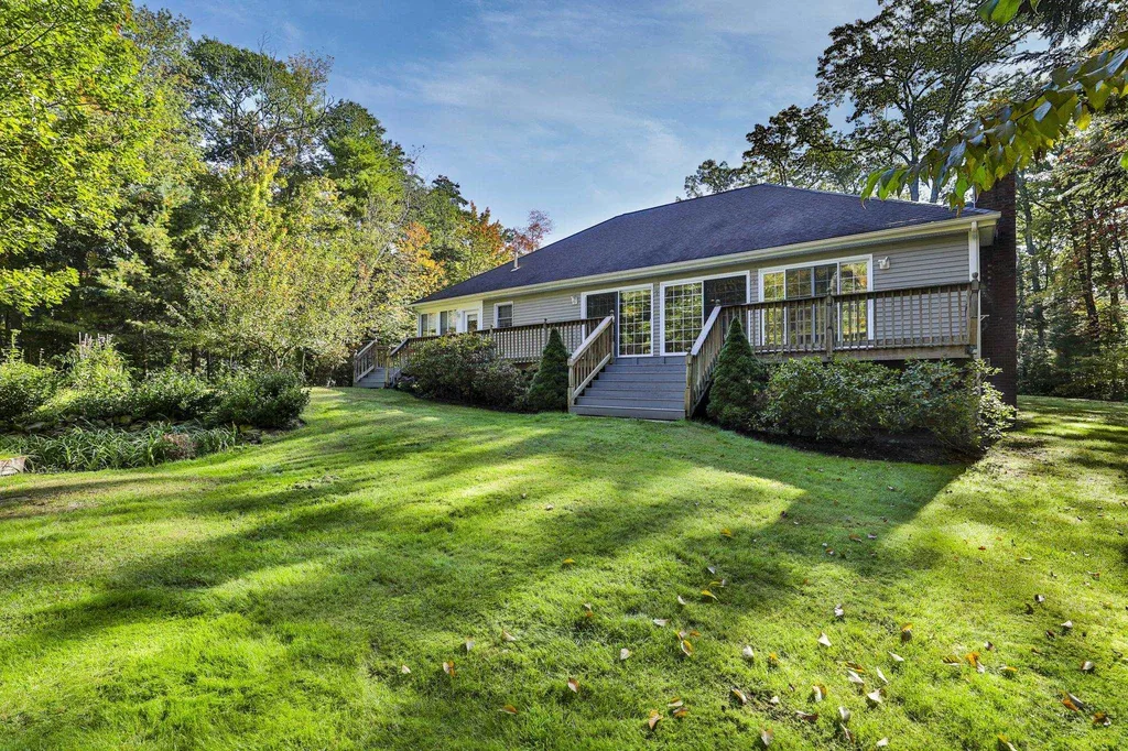 198 Whitehall Road Hooksett NH 03106