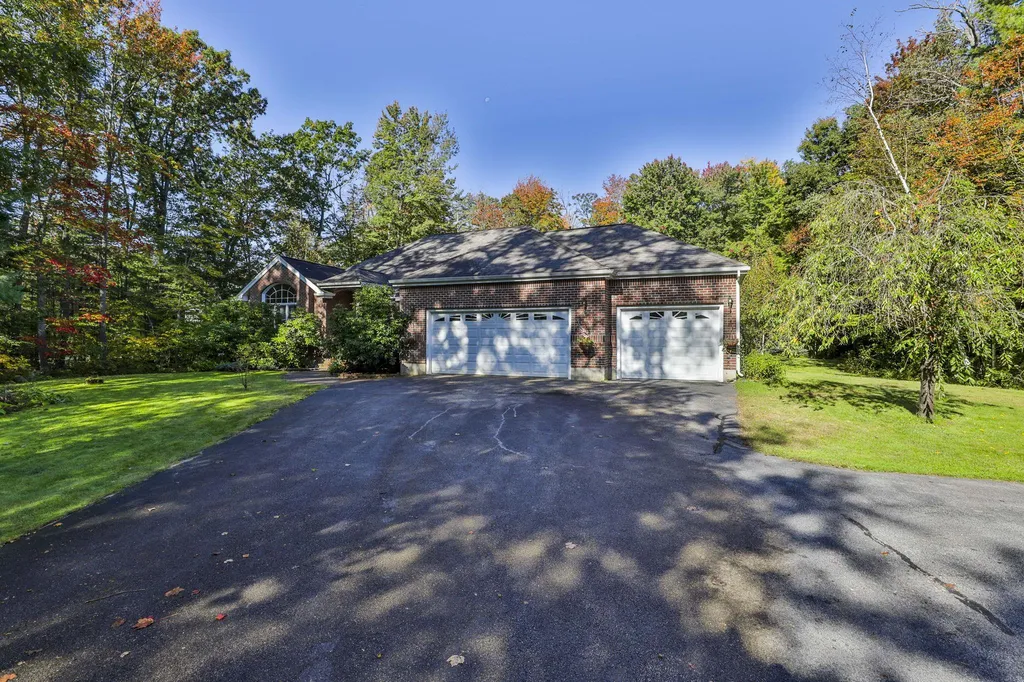 198 Whitehall Road Hooksett NH 03106