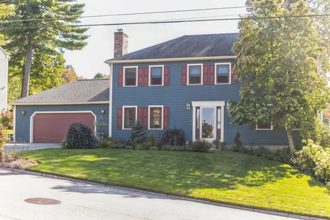 9 Brackenwood Drive Nashua NH 03062