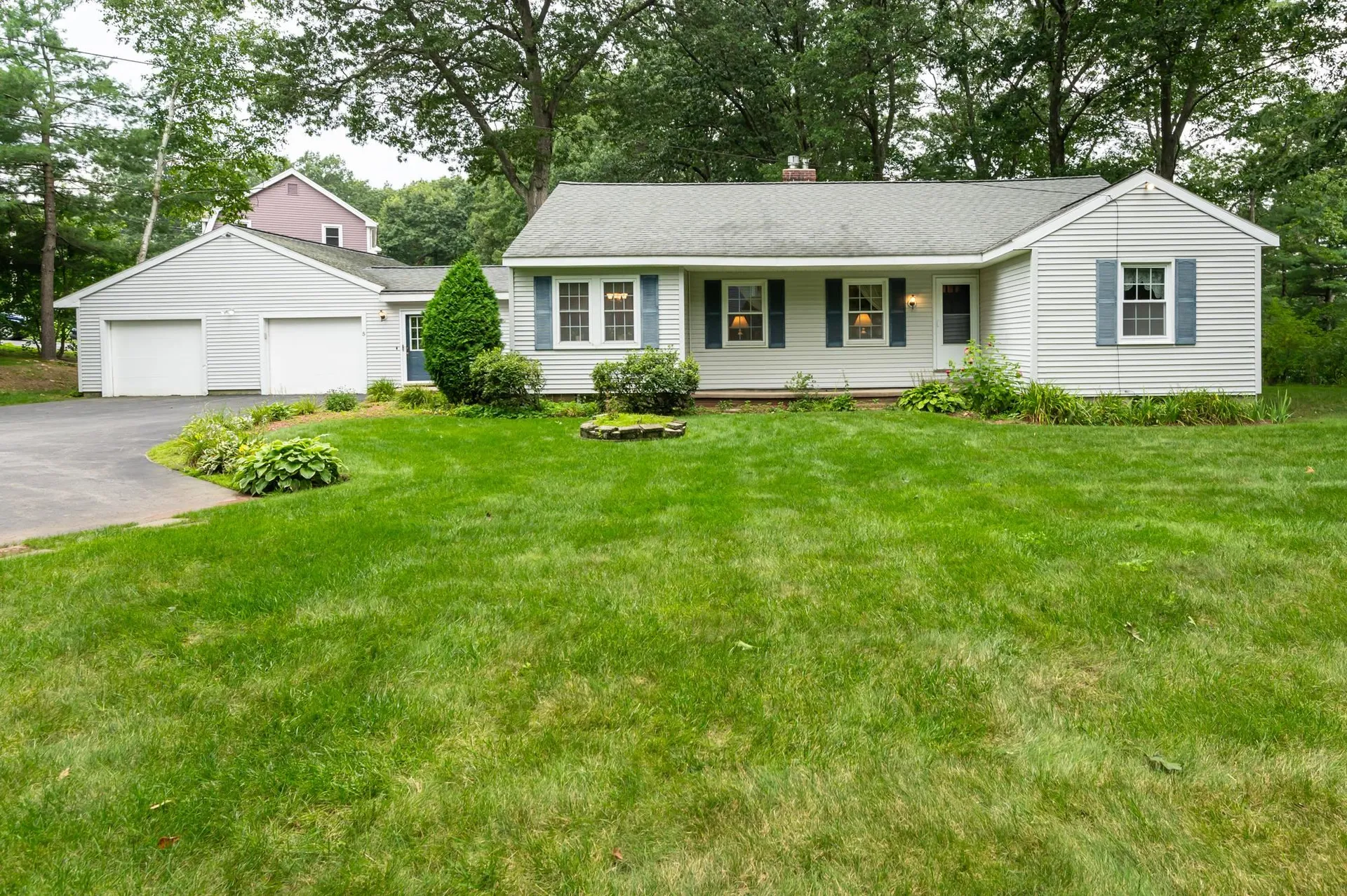 5 Grace Drive Nashua NH 03062-1889
