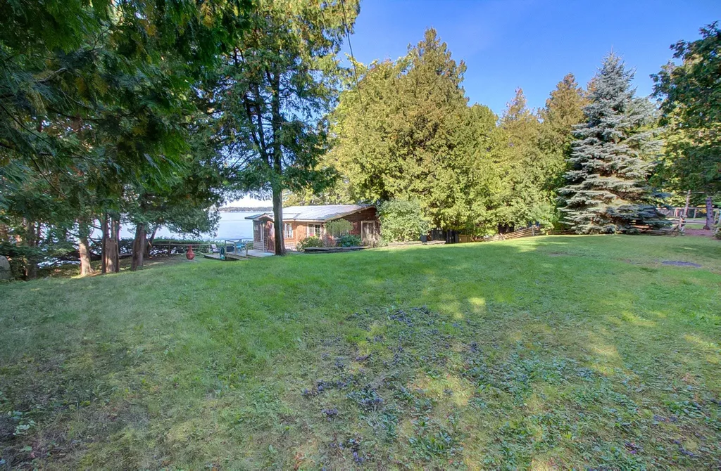 433 Cedarvale Lane North Hero VT 05474