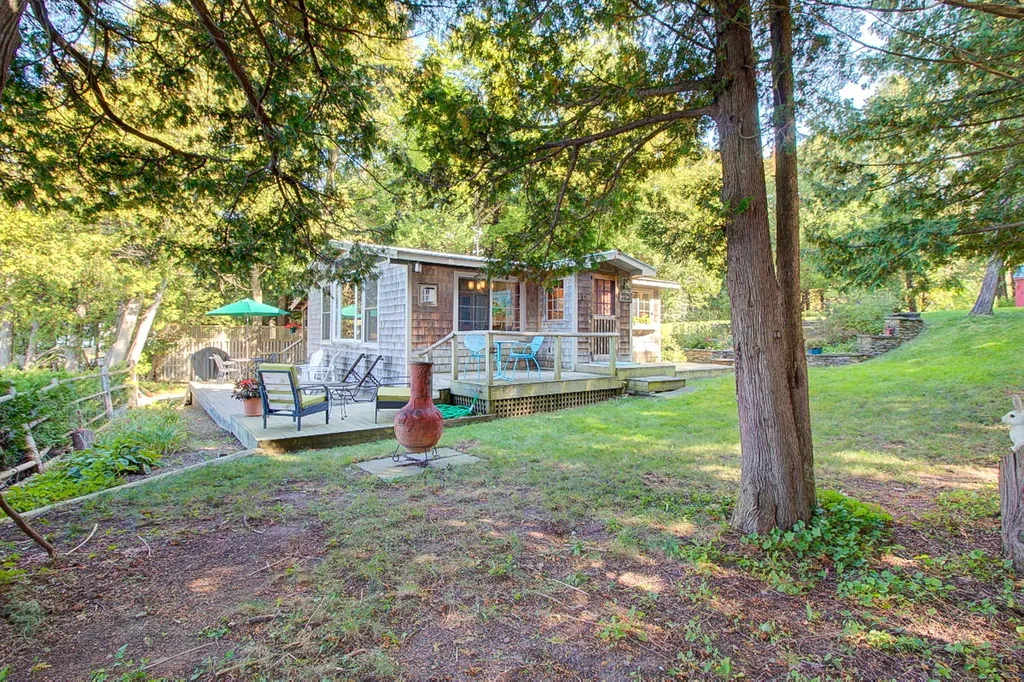 433 Cedarvale Lane North Hero VT 05474